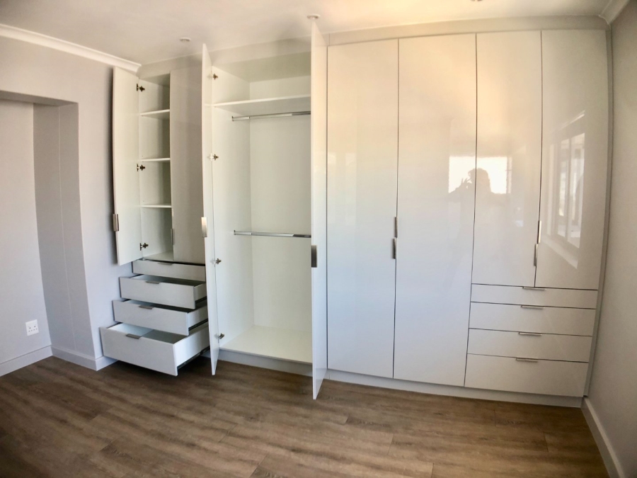 2 Bedroom Property for Sale in Sea Point Western Cape